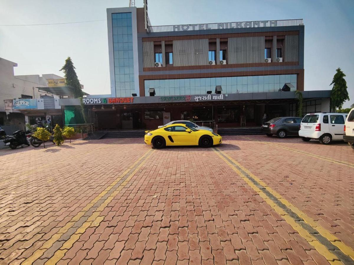 Hotel Nilkanth Navsari Exterior photo